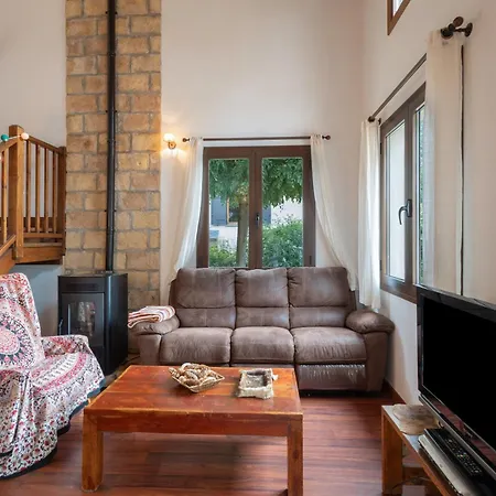 Casa Independiente En アングストリンヌ